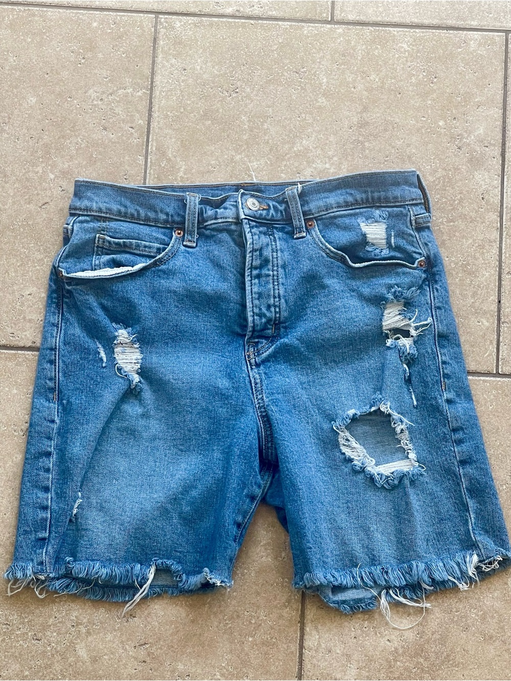 Old Navy Distressed Blue Denim Women’s Shorts Size 12